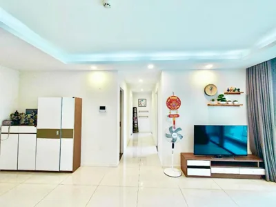 Apartamento de tres habitaciones — HCMC Apartel - Bui Vien Street Area, Central Location